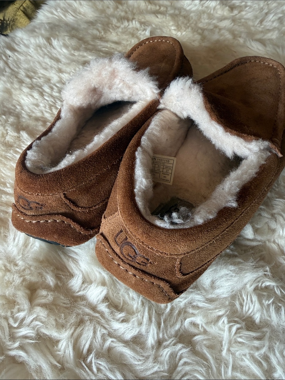 UGG  Chestnut Brown Suede Shearling Slippers